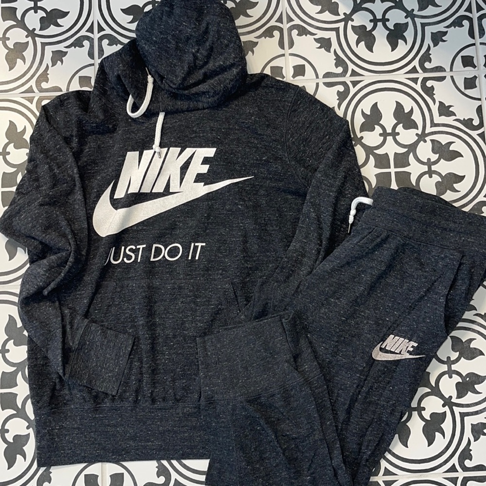 Nike suit